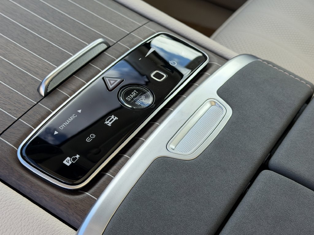 New 2026 Mercedes-Benz EQS 400 4MATIC SUV image 28