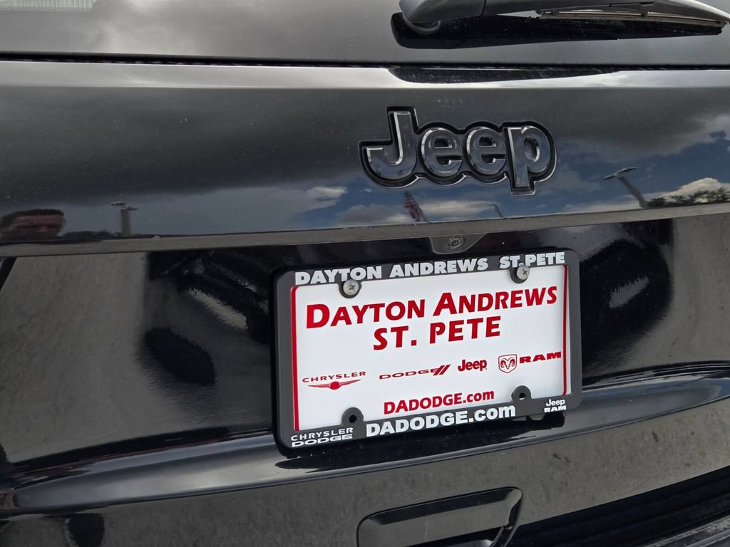Used 2021 Jeep Grand Cherokee Limited X RWD image 11