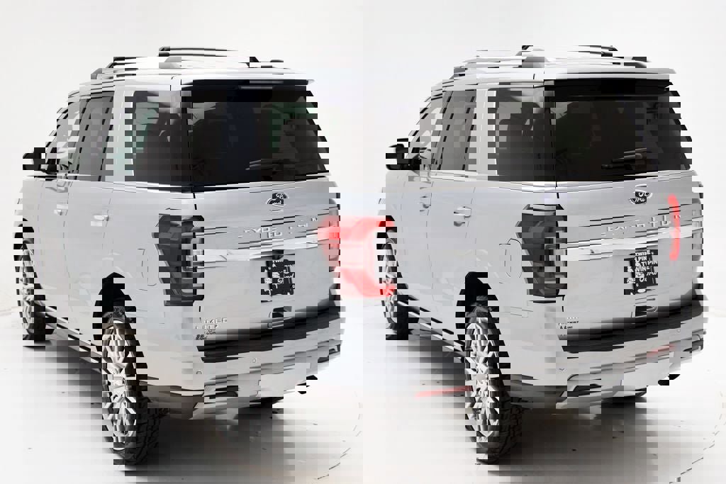 Used 2024 Ford Expedition Limited image 7