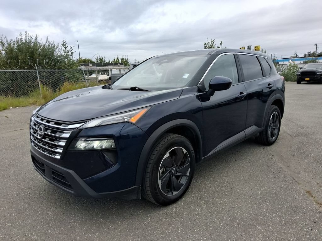Used 2024 Nissan Rogue SV AWD/4WD image 4