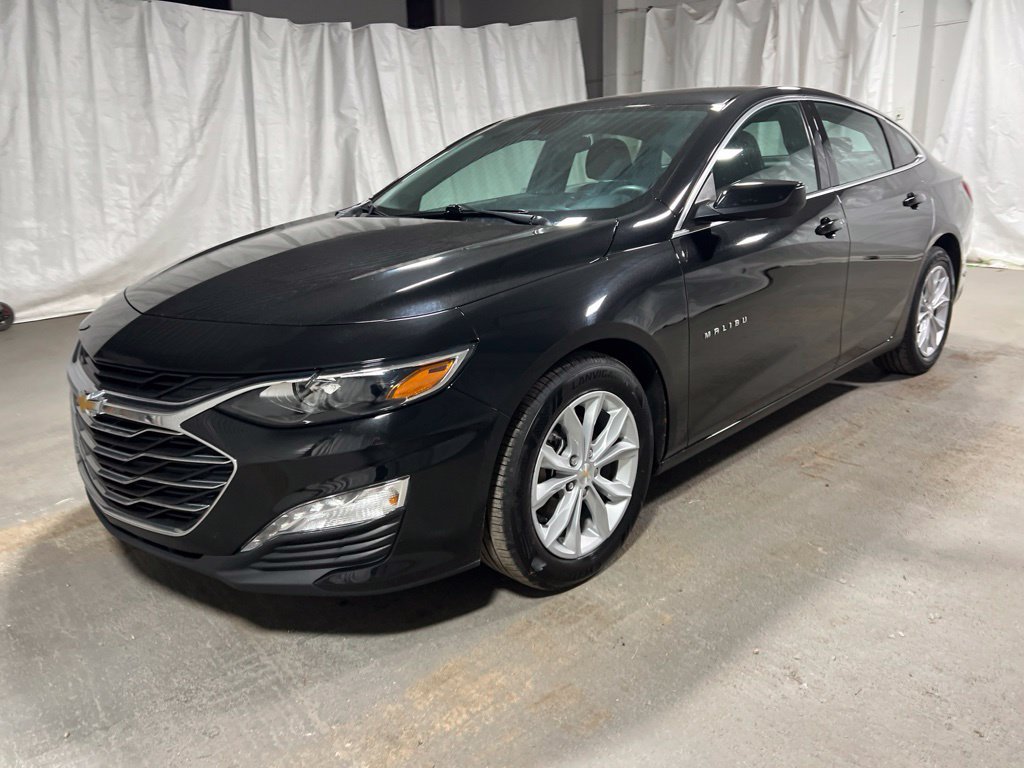 Used 2025 Chevrolet Malibu LT FWD image 3