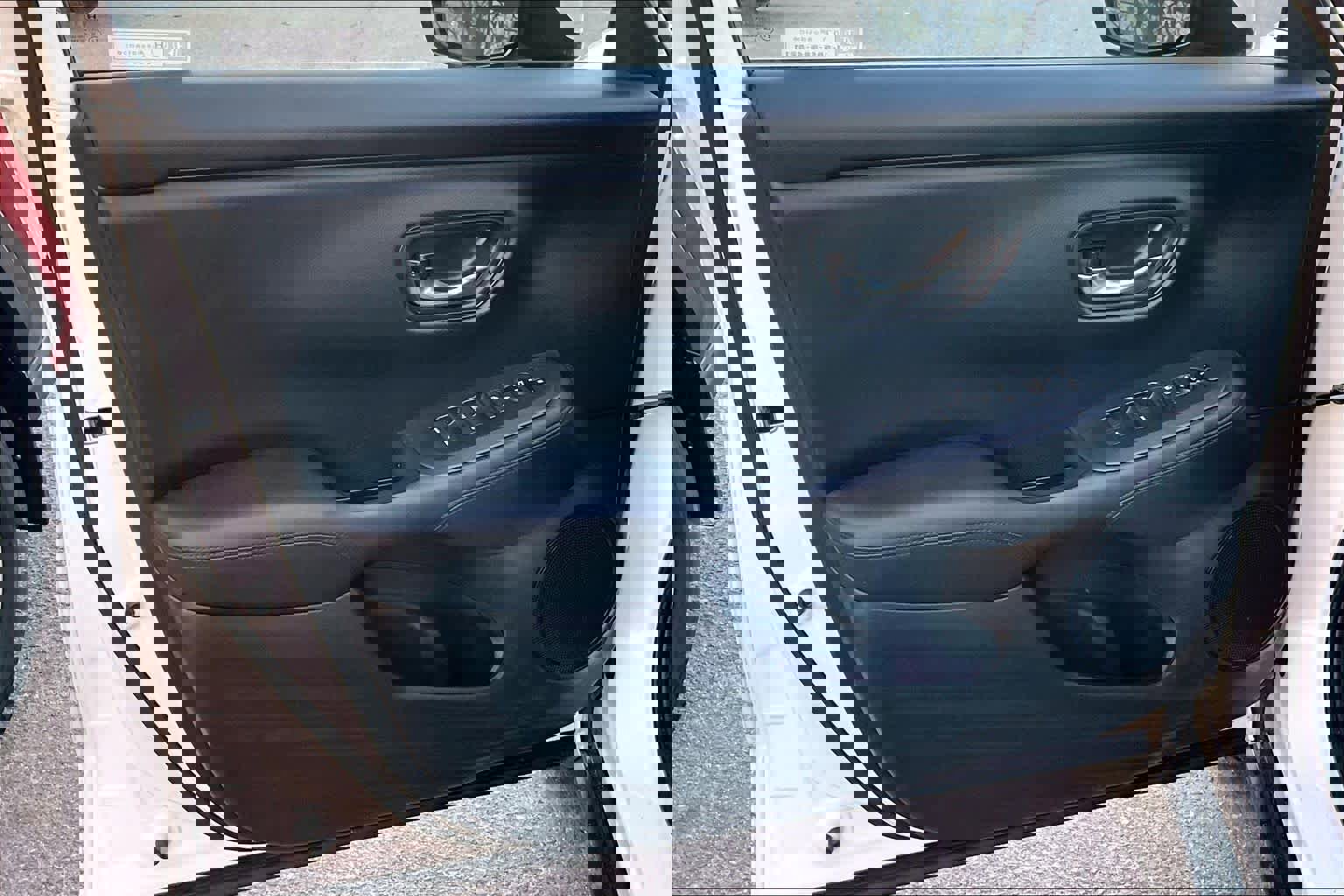 Used 2023 Honda HR-V LX image 20