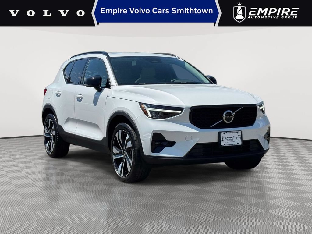 Certified 2024 Volvo XC40 B5 Plus w/ Protection Package Premier