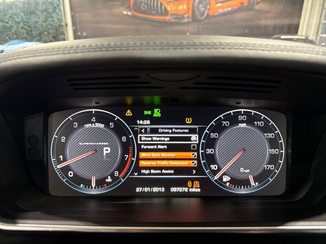 Used 2014 Land Rover Range Rover Autobiography image 74