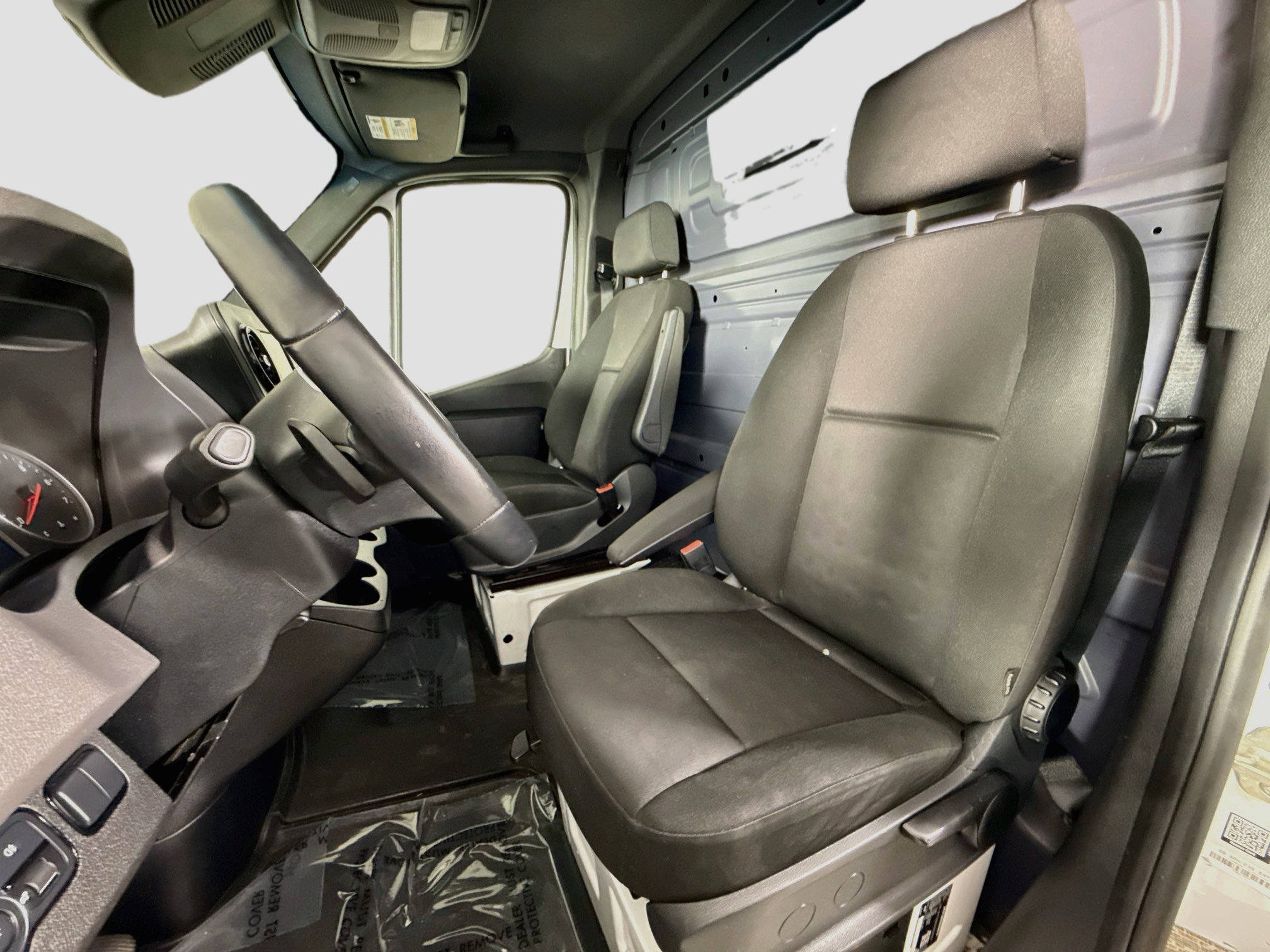 Used 2022 Mercedes-Benz Sprinter 1500 image 22