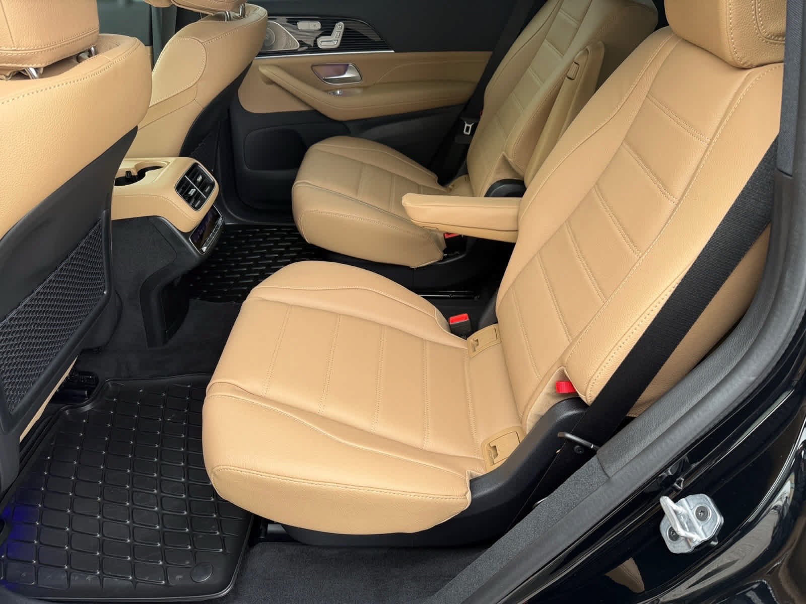 New 2026 Mercedes-Benz GLS 450 4MATIC image 11