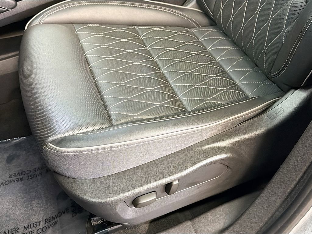 Used 2023 Buick Envision Avenir image 21