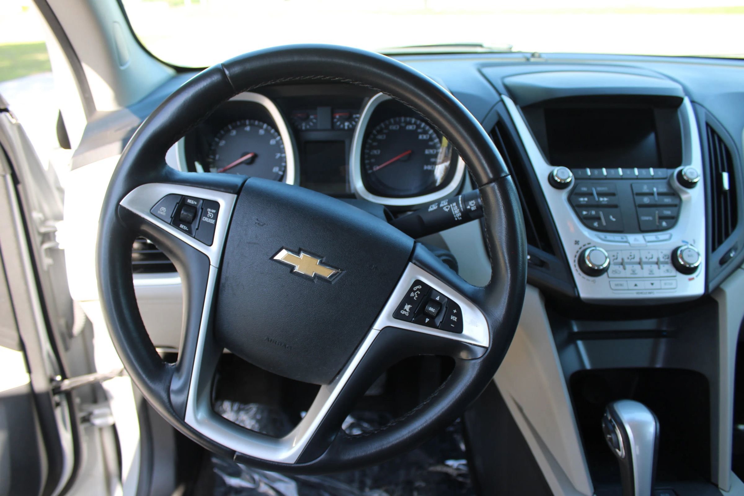 Used 2015 Chevrolet Equinox LT w/ Driver Convenience Package FWD image 8