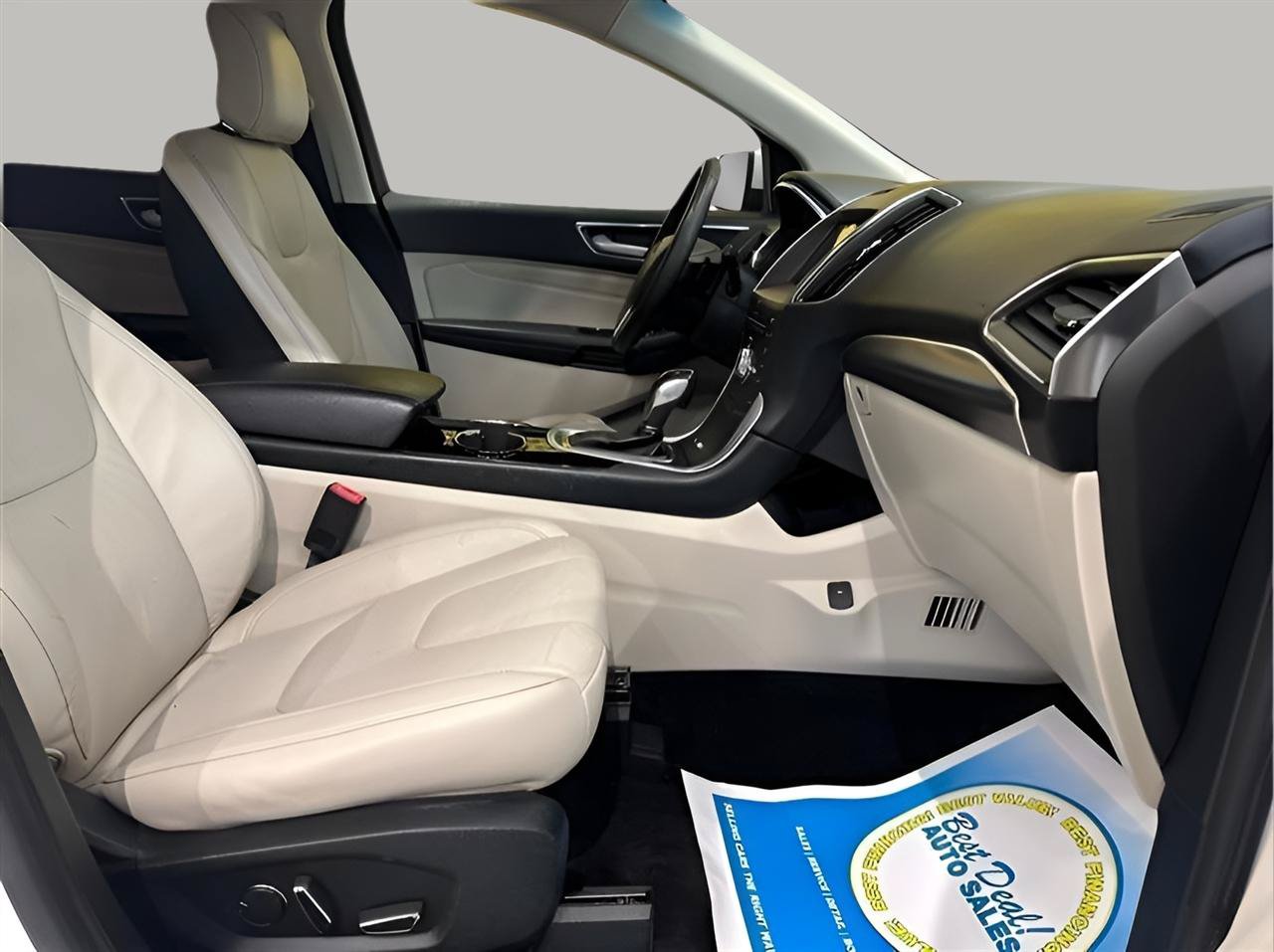 Used 2018 Ford Edge Titanium w/ Technology Package FWD image 24