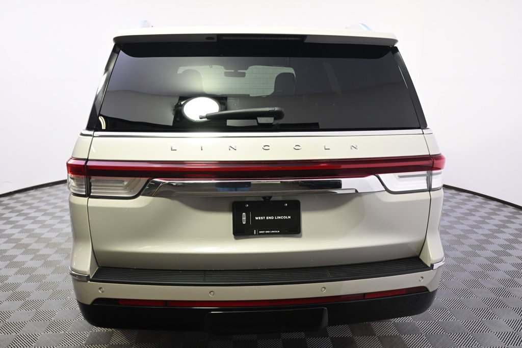 Certified 2024 Lincoln Navigator Reserve w/ Equipment Group 201A image 5
