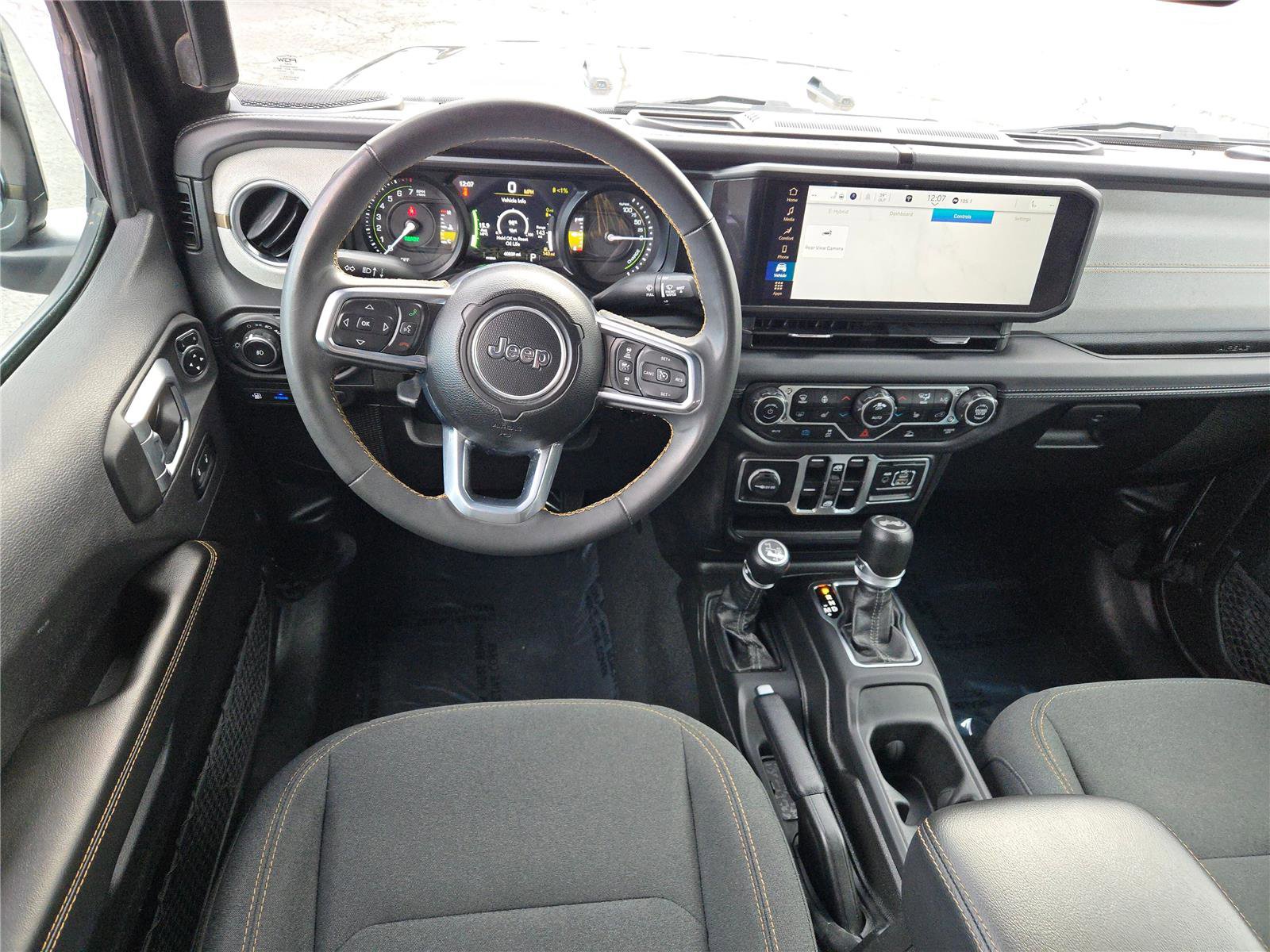 Used 2024 Jeep Wrangler Sahara image 21