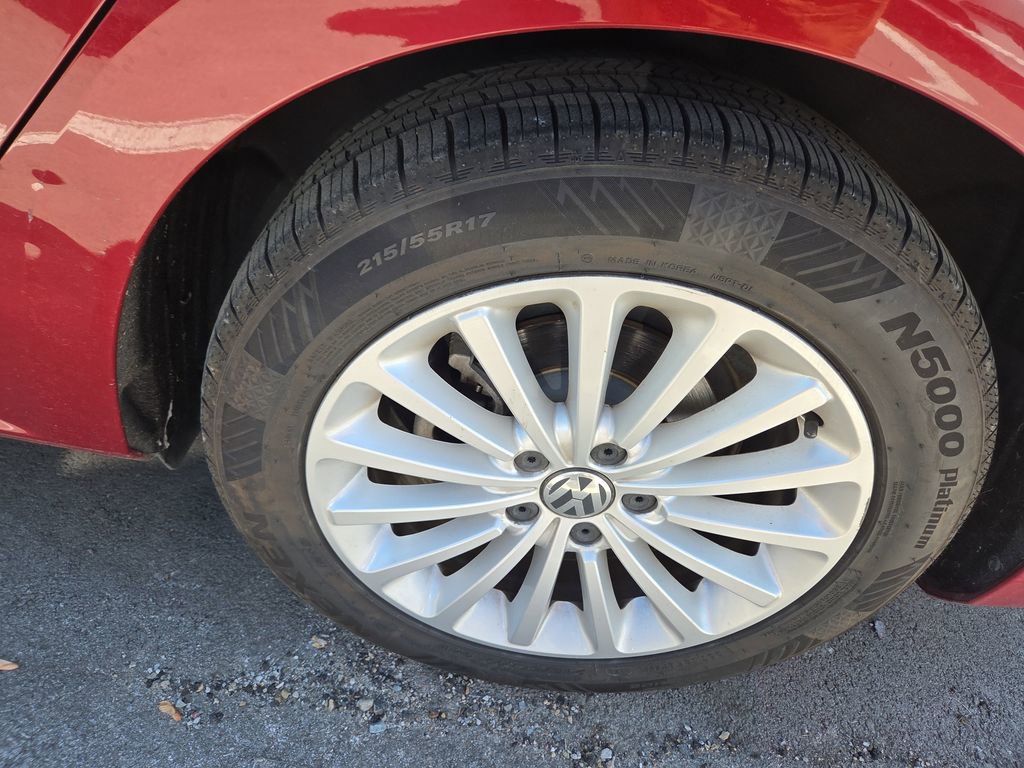 Used 2017 Volkswagen Passat 1.8T SE FWD image 7