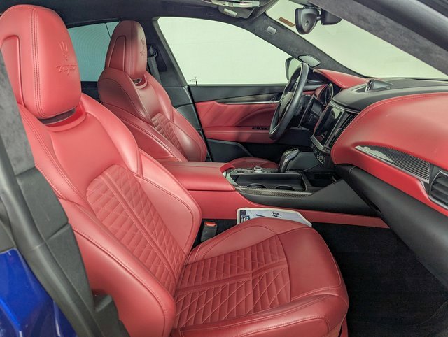 Used 2023 Maserati Levante Trofeo image 28