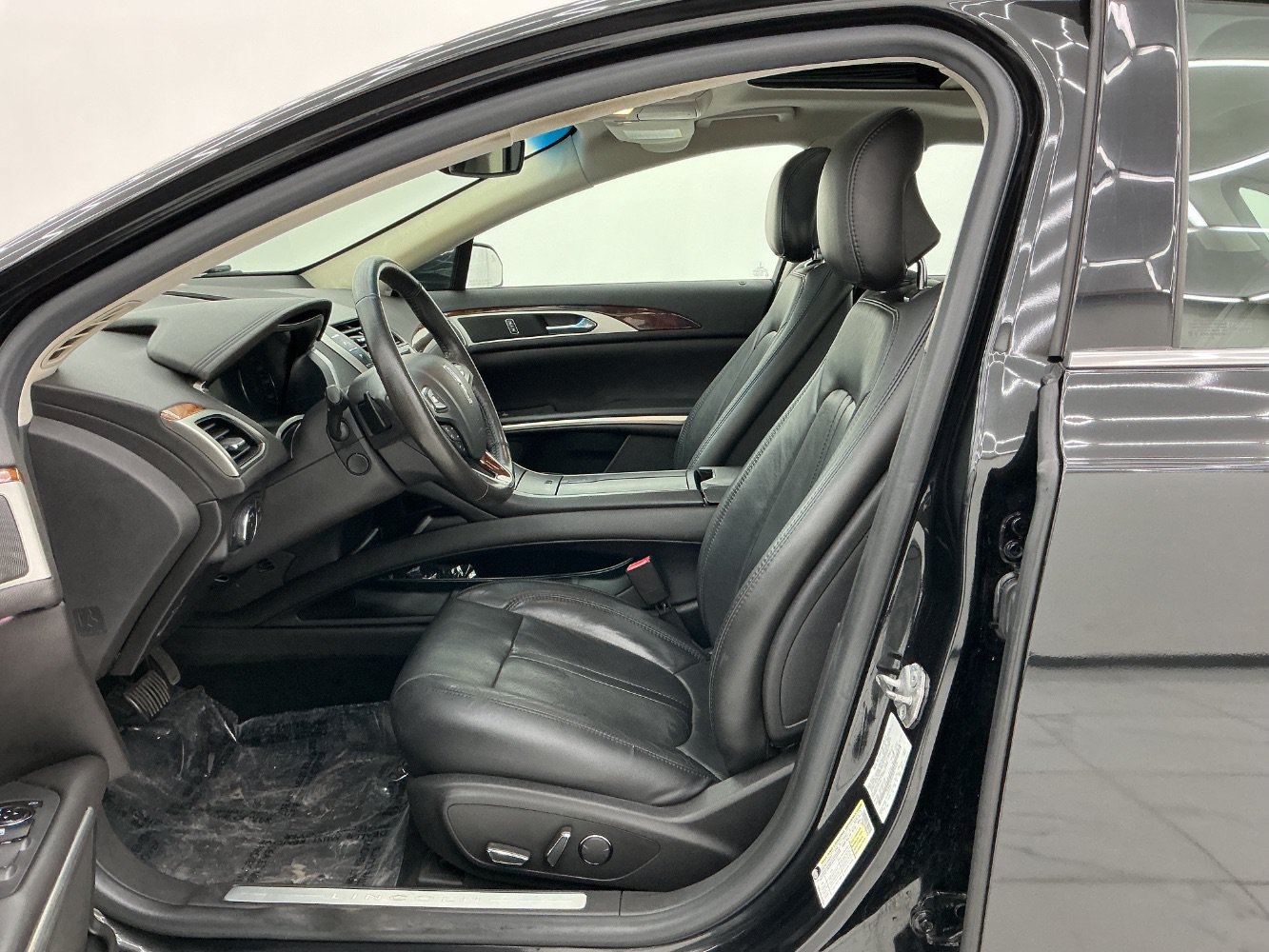 Used 2014 Lincoln MKZ AWD w/ Equipment Group 102A Reserve image 14