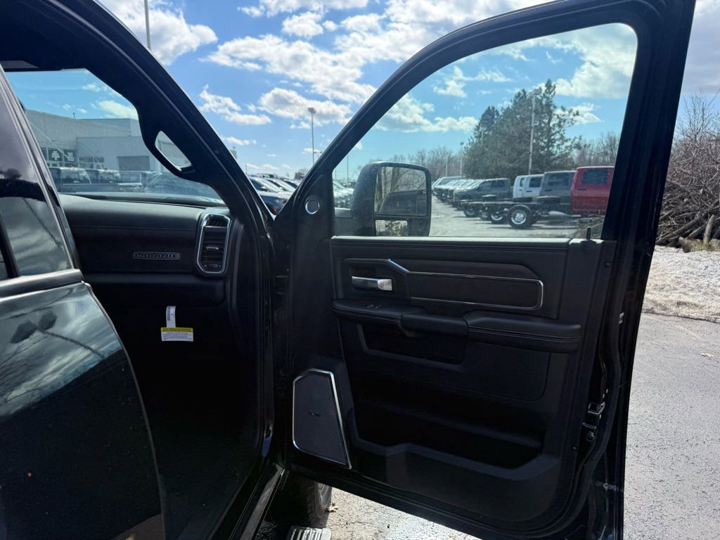 New 2025 RAM 2500 Laramie image 28