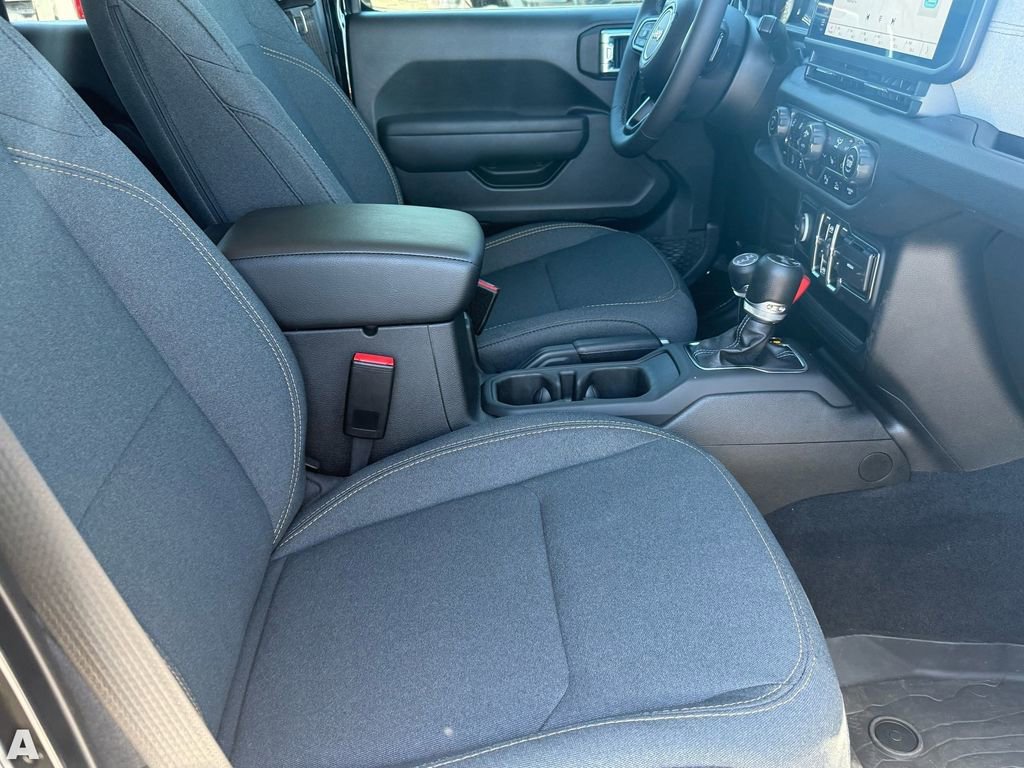 Used 2025 Jeep Wrangler Sport S image 30