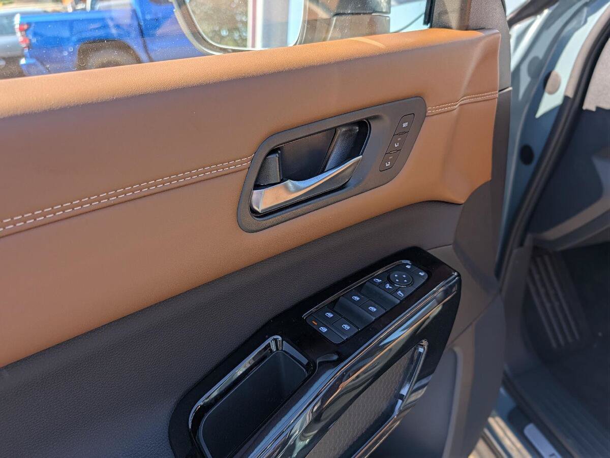 New 2026 Nissan Pathfinder Platinum AWD/4WD image 32