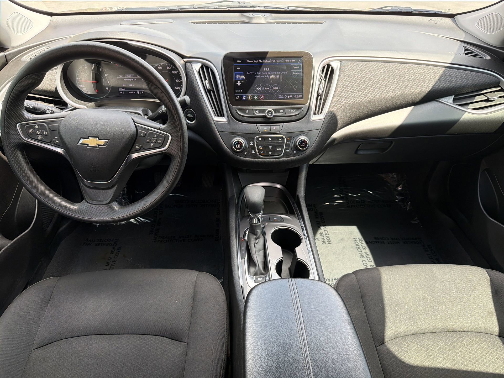 Used 2024 Chevrolet Malibu LT image 2