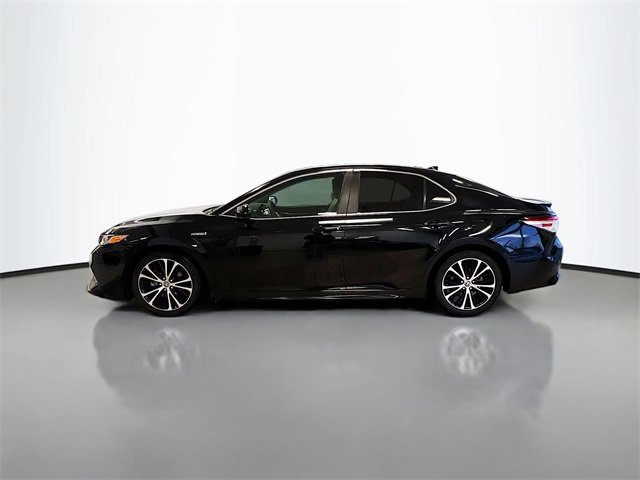 Used 2020 Toyota Camry SE image 3