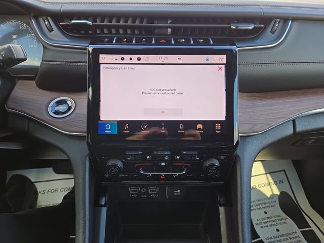 Used 2024 Jeep Grand Cherokee Summit AWD/4WD image 23