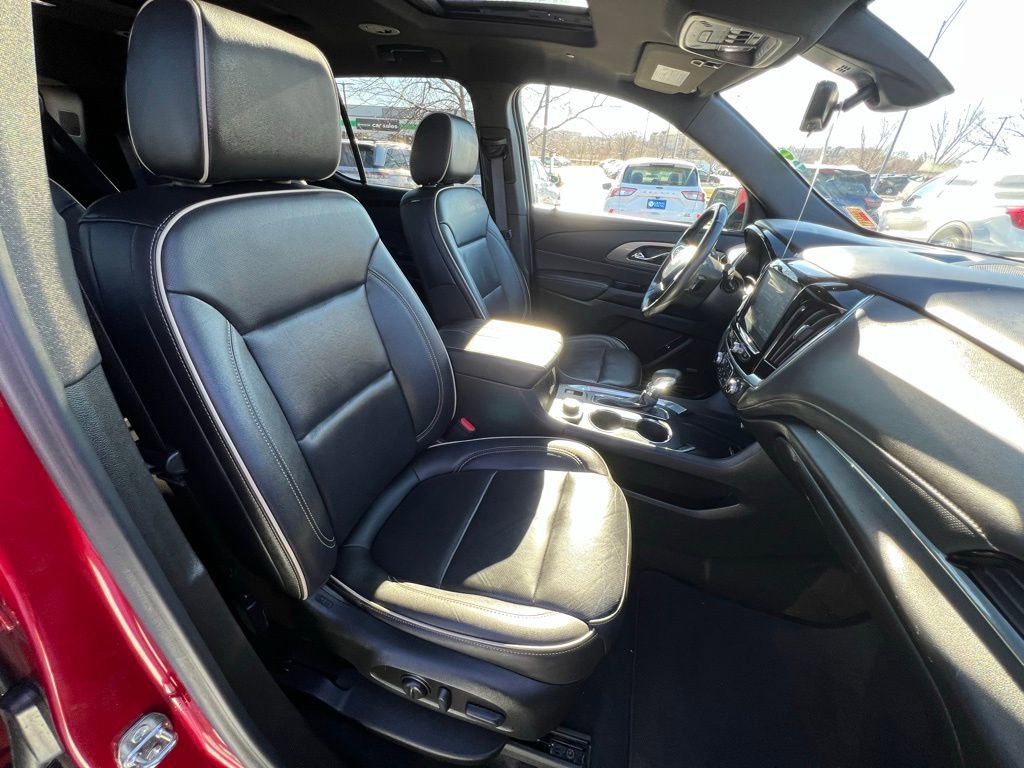 Used 2023 Chevrolet Traverse Premier image 31