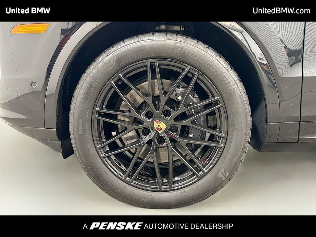 Used 2025 Porsche Cayenne video 2