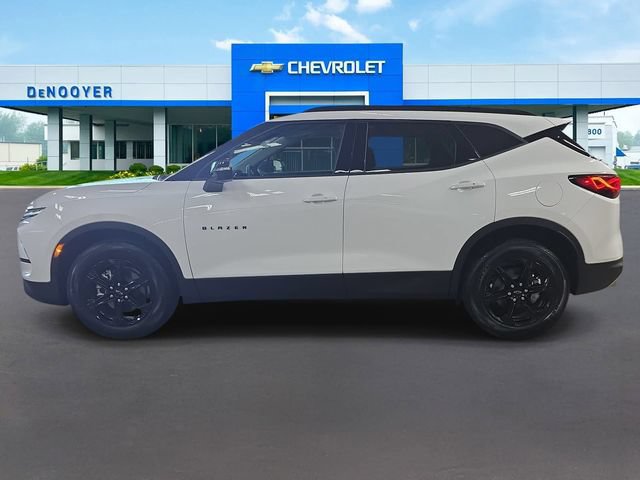 New 2026 Chevrolet Blazer LT w/ Sound & Technology Package AWD/4WD image 11