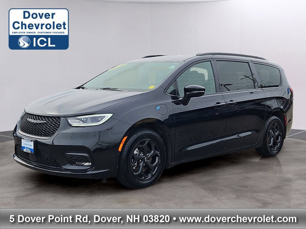 Used 2024 Chrysler Pacifica Premium FWD image 1