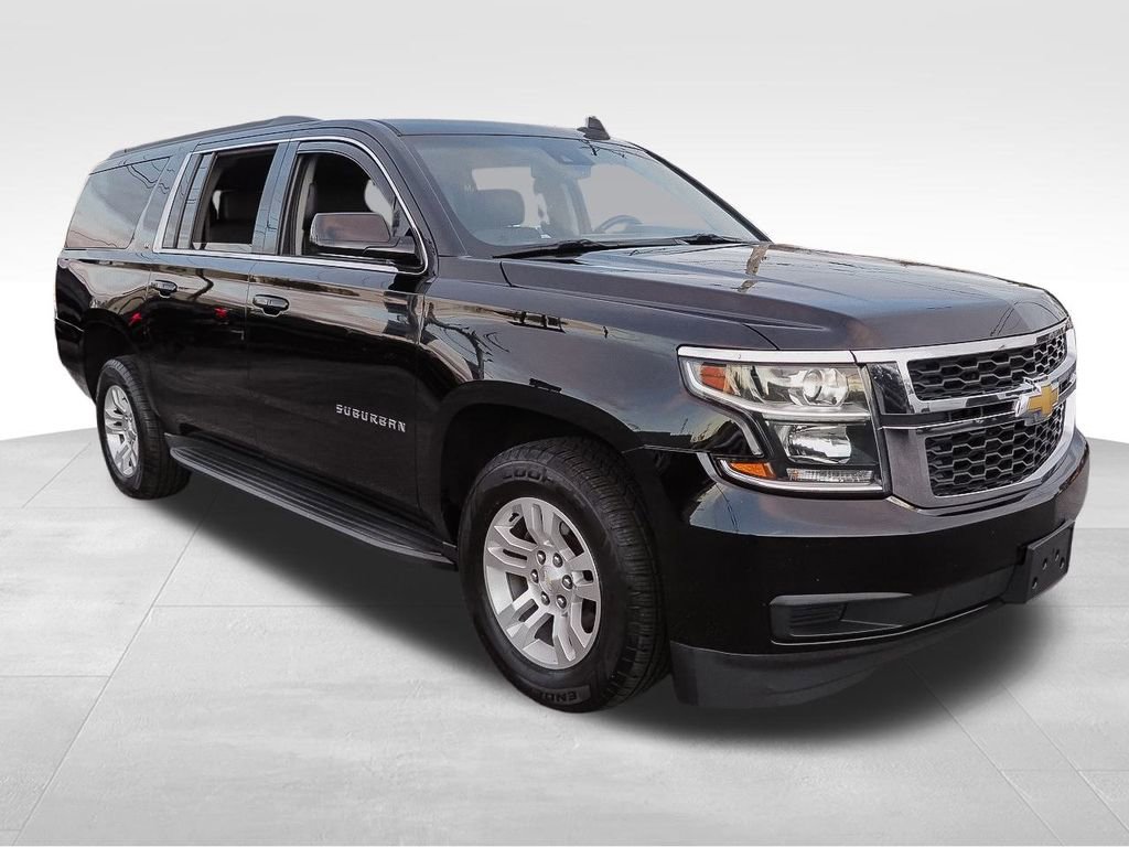 Used 2018 Chevrolet Suburban LT image 3