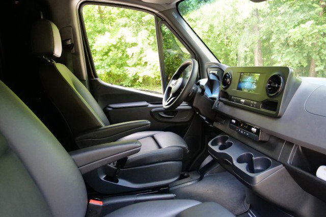Used 2022 Mercedes-Benz Sprinter 2500 image 30