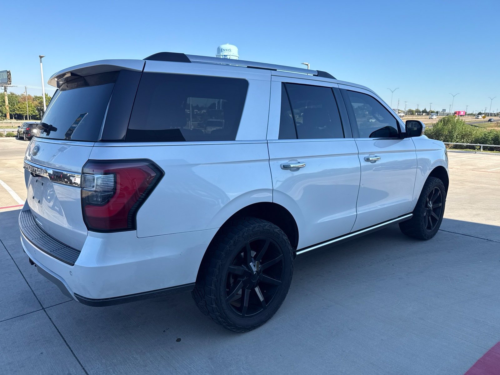 Used 2018 Ford Expedition Limited w/ Equipment Group 301A AWD/4WD image 6