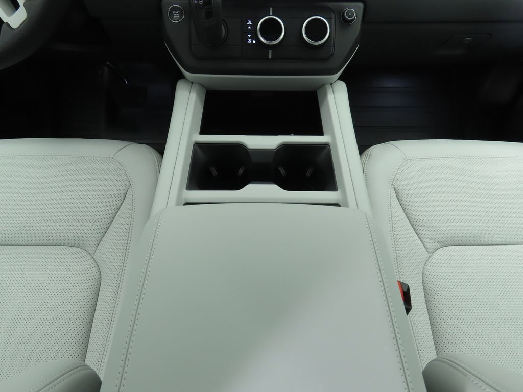 New 2026 Land Rover Defender 130 X-Dynamic SE image 16