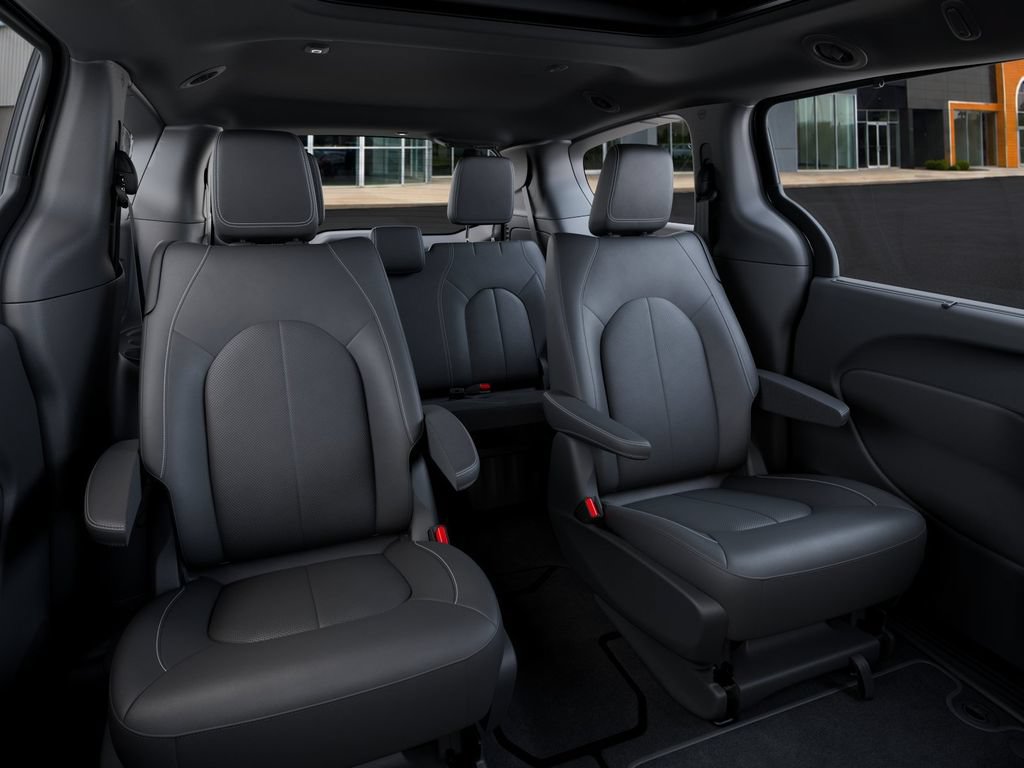 New 2025 Chrysler Pacifica Select FWD image 15