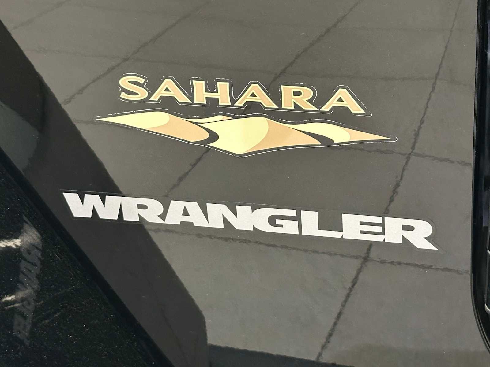 Used 2013 Jeep Wrangler Sahara w/ Connectivity Group AWD/4WD image 28