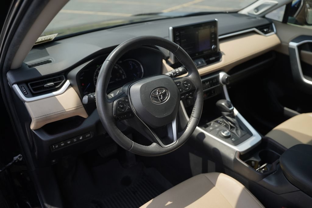 Used 2021 Toyota RAV4 Limited AWD/4WD image 9