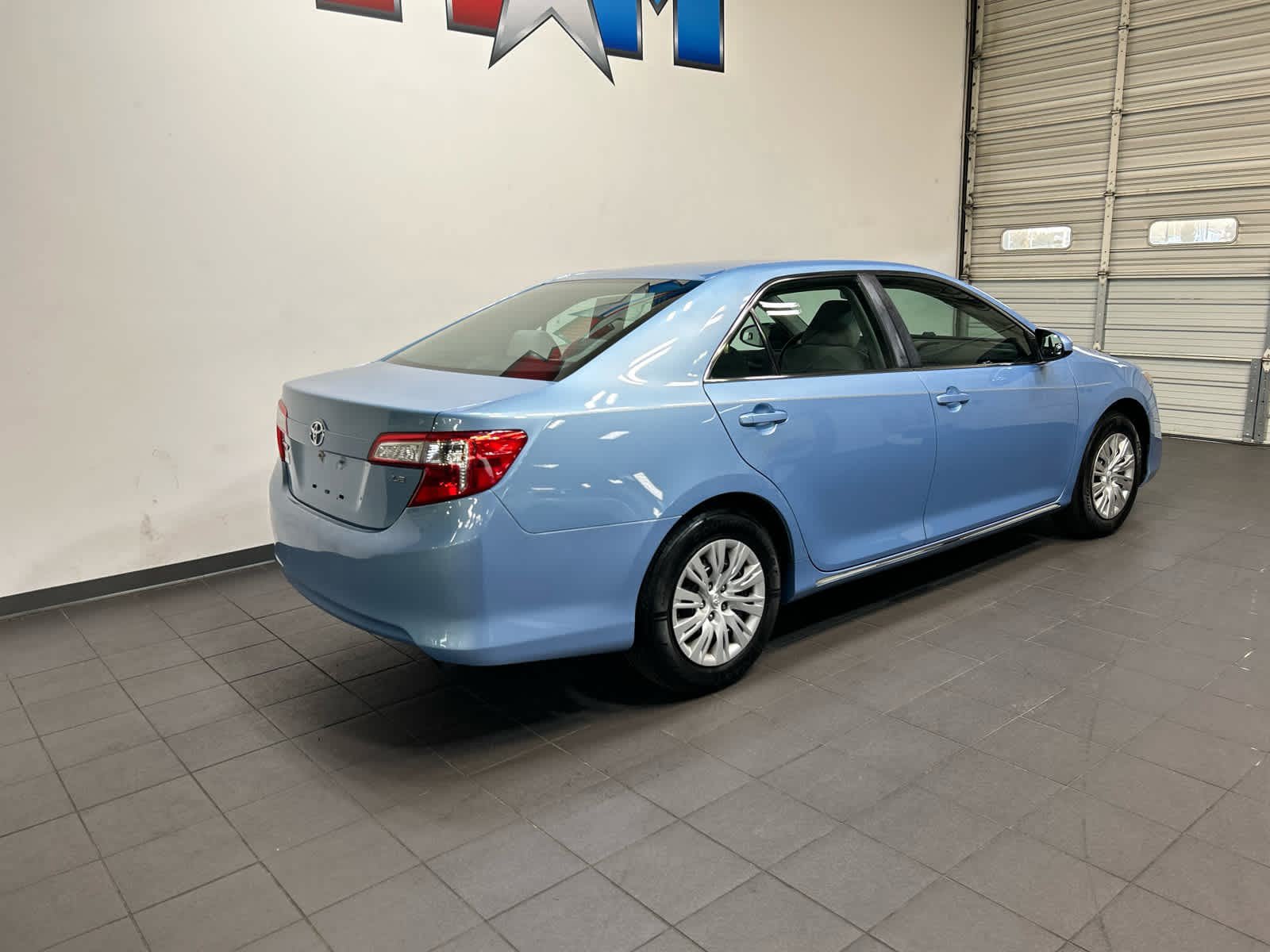 Used 2012 Toyota Camry LE FWD image 5