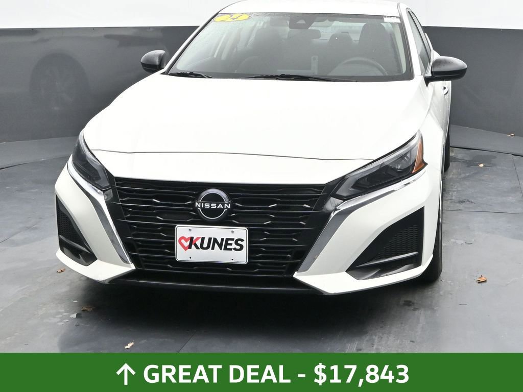 Used 2024 Nissan Altima 2.5 S FWD image 5