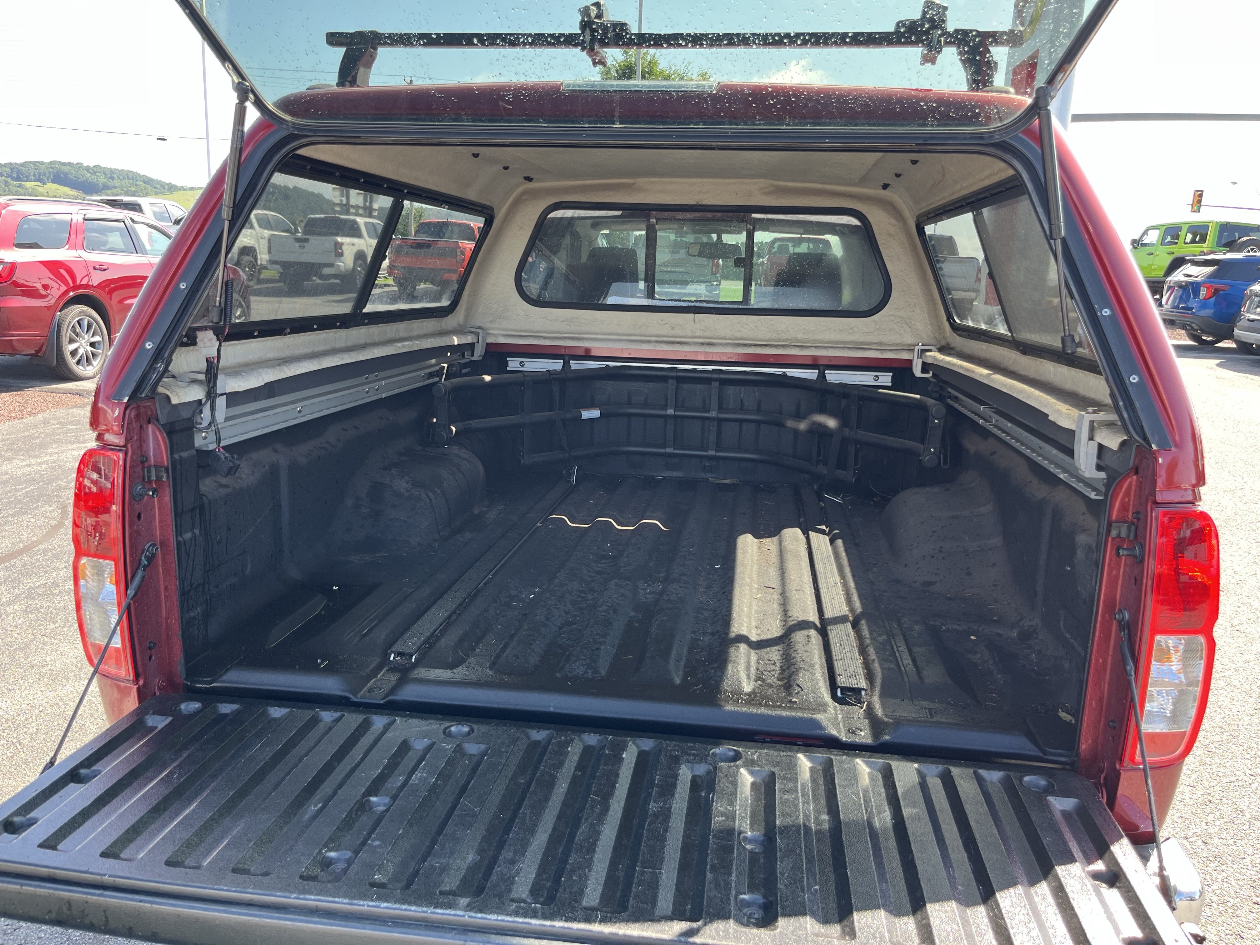Used 2021 Nissan Frontier SV AWD/4WD image 7