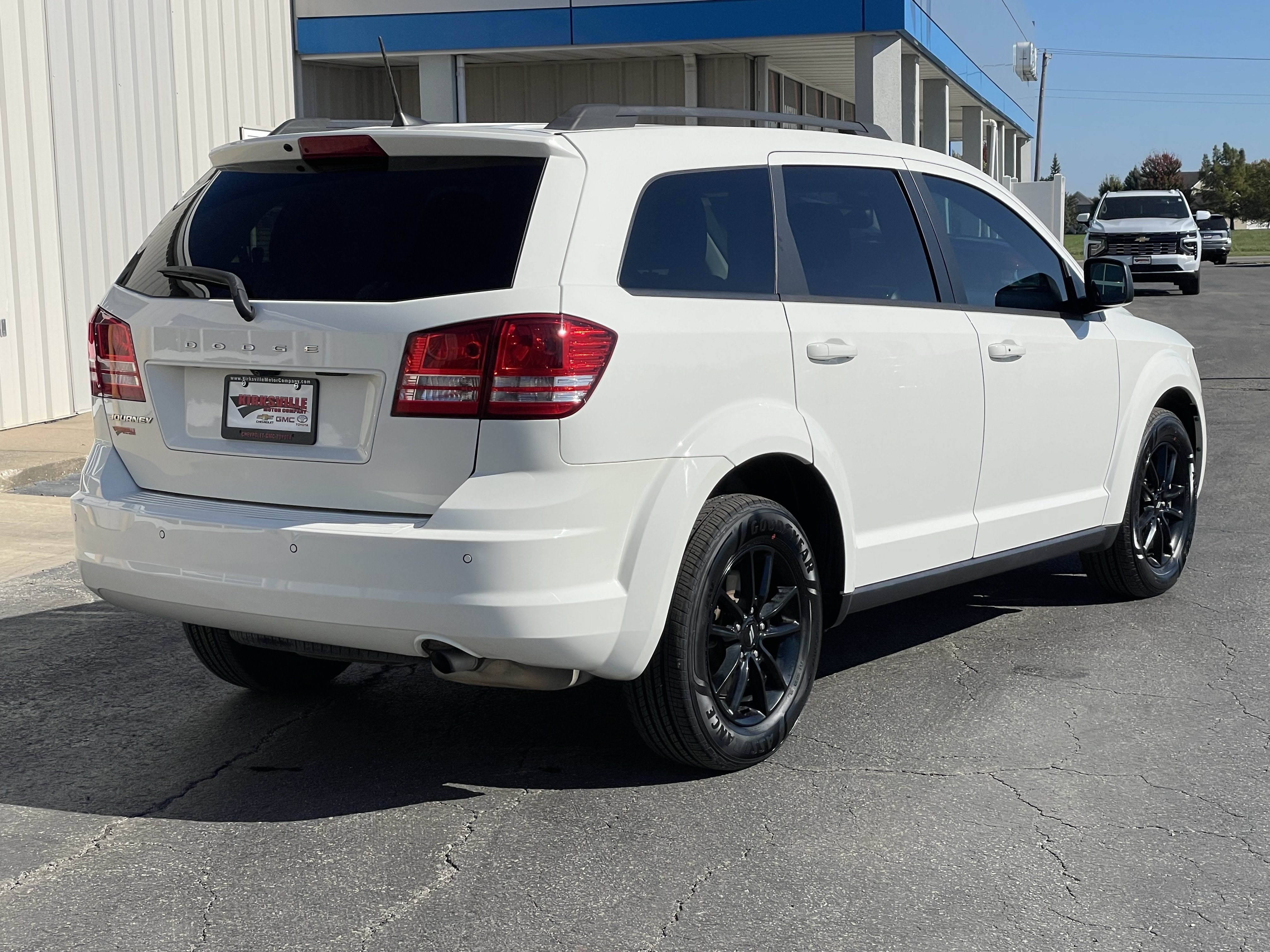 Used 2020 Dodge Journey SE w/ SE Popular Equipment Group FWD image 4