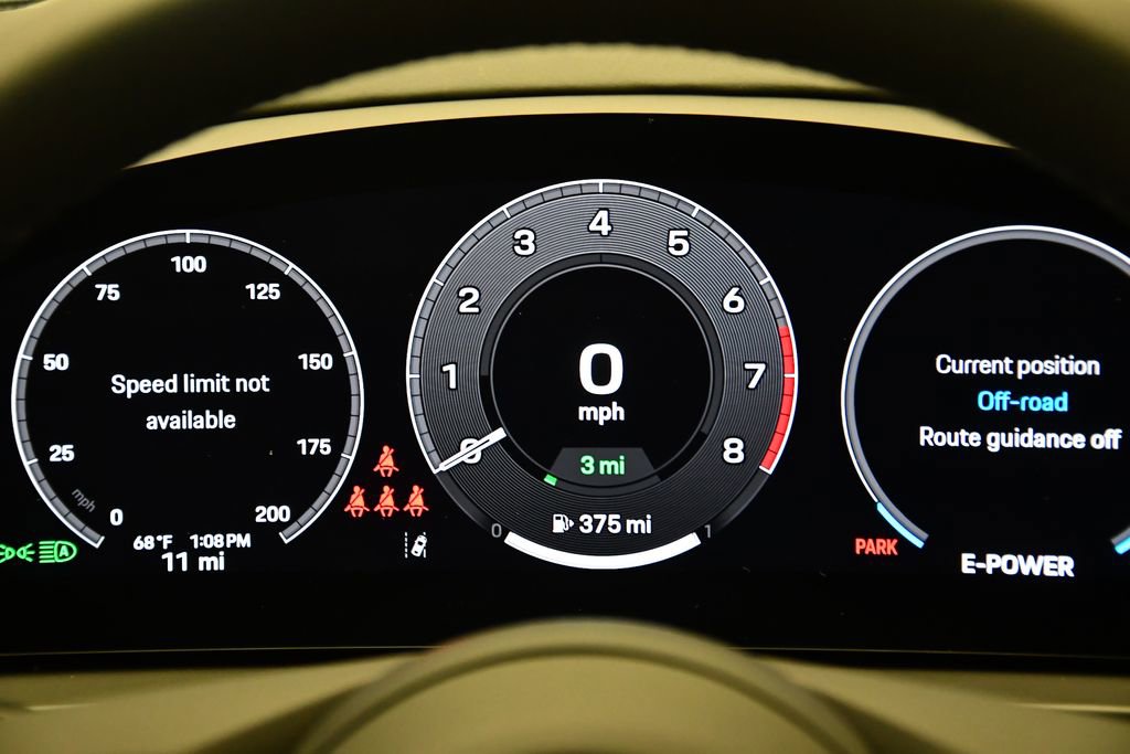 Used 2025 Porsche Cayenne S image 26