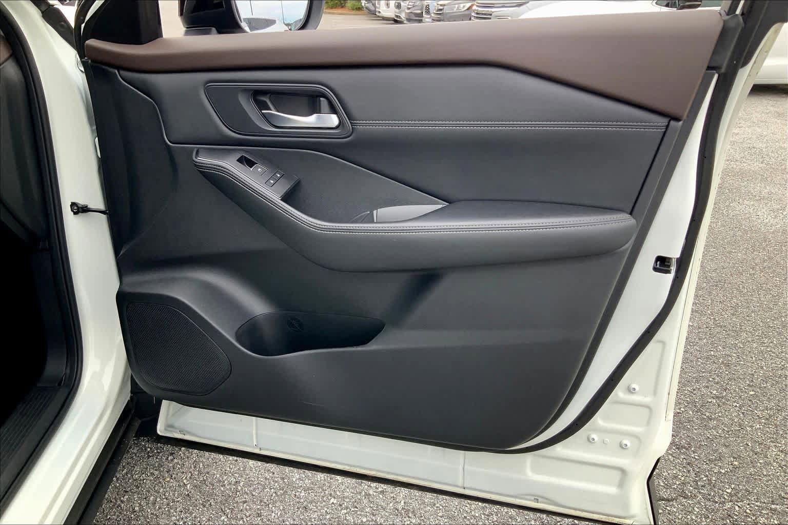 Used 2023 Nissan Rogue SL FWD image 22
