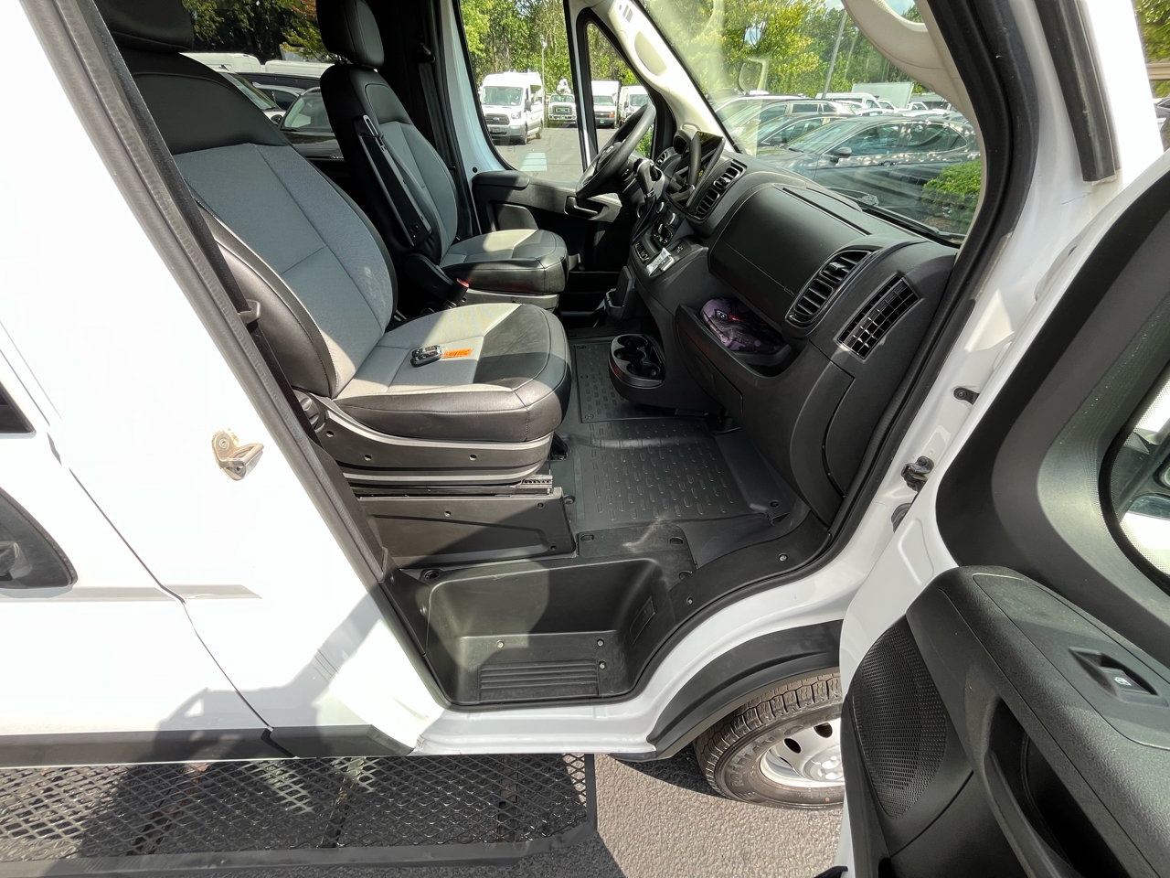 Used 2023 RAM ProMaster 2500 w/ Premium Convenience Group (B) image 27