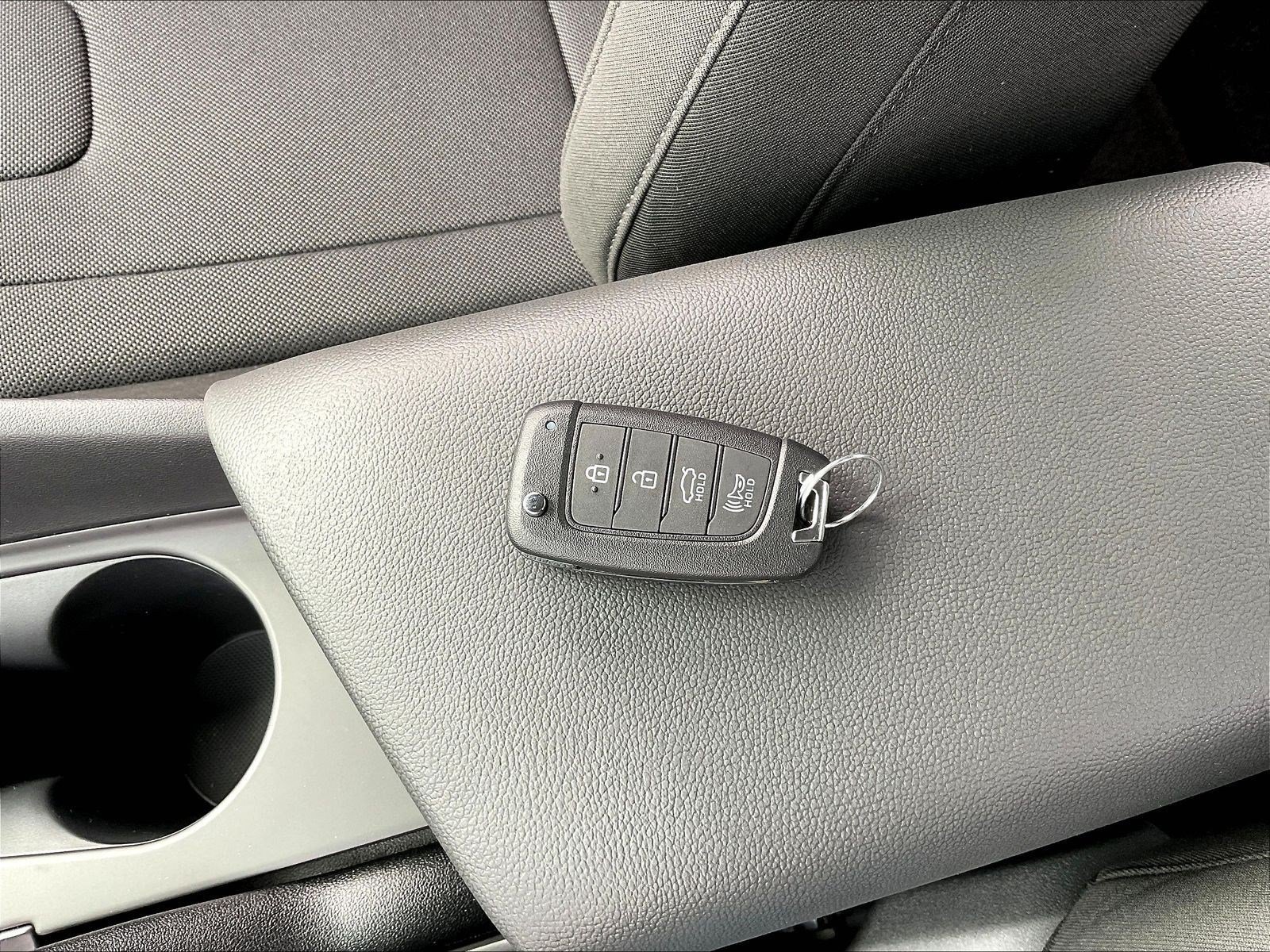 New 2026 Hyundai Elantra SE FWD image 22