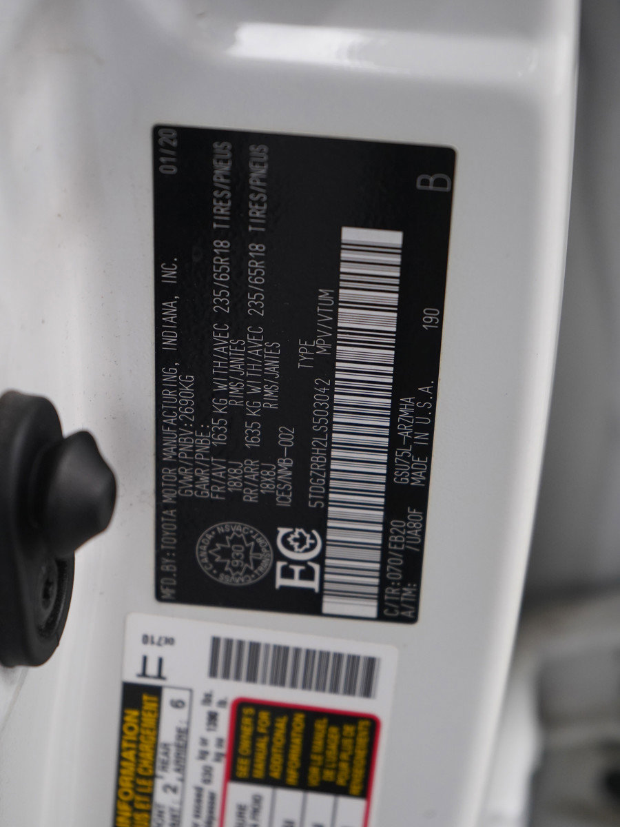 Used 2020 Toyota Highlander XLE image 32