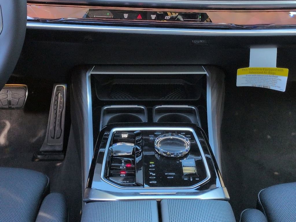 New 2026 BMW 750e xDrive w/ Executive Package image 18