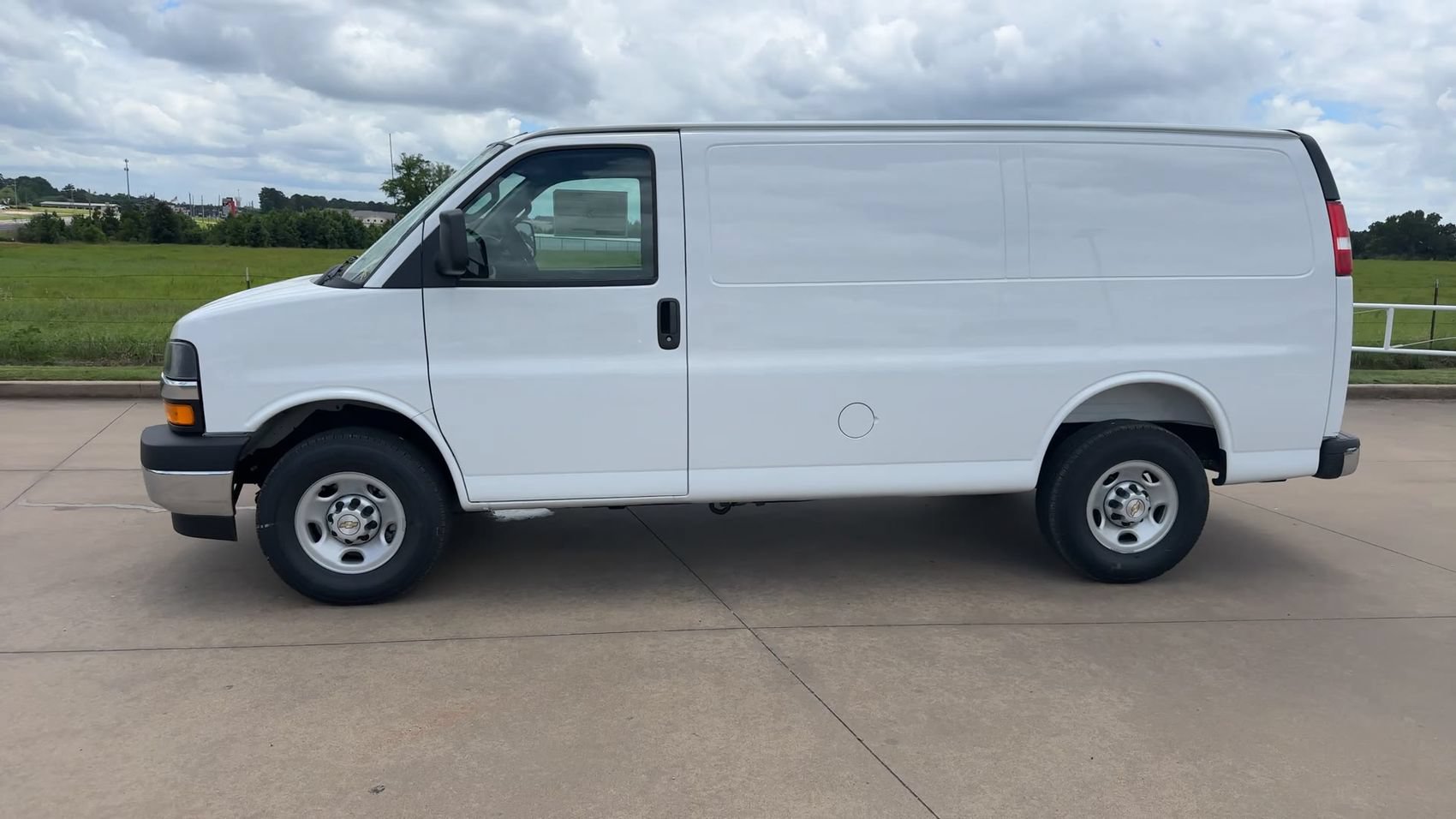 New 2026 Chevrolet Express 2500 w/ Driver Convenience Package RWD image 6