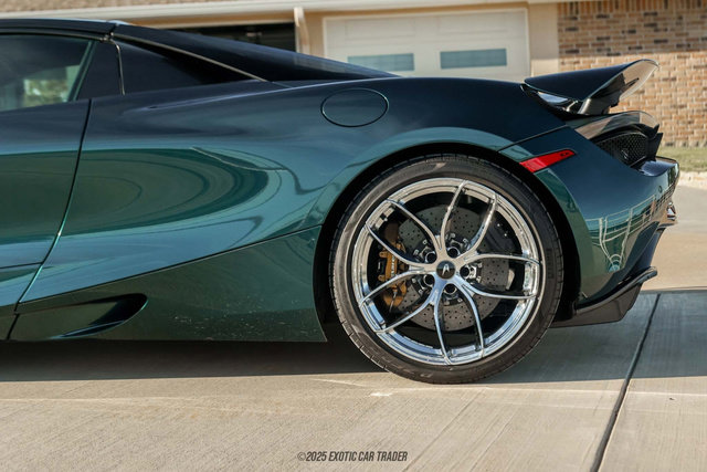 Used 2022 McLaren 720S Spider image 5