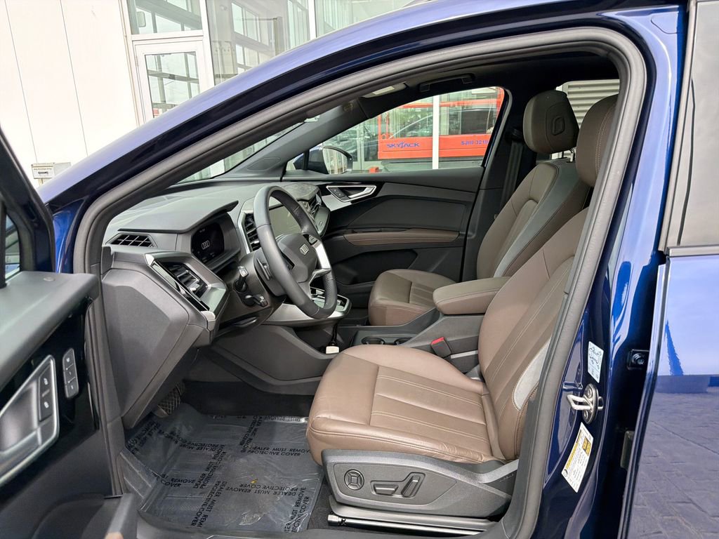 Used 2024 Audi Q4 e-tron Premium Plus w/ Premium Plus image 9