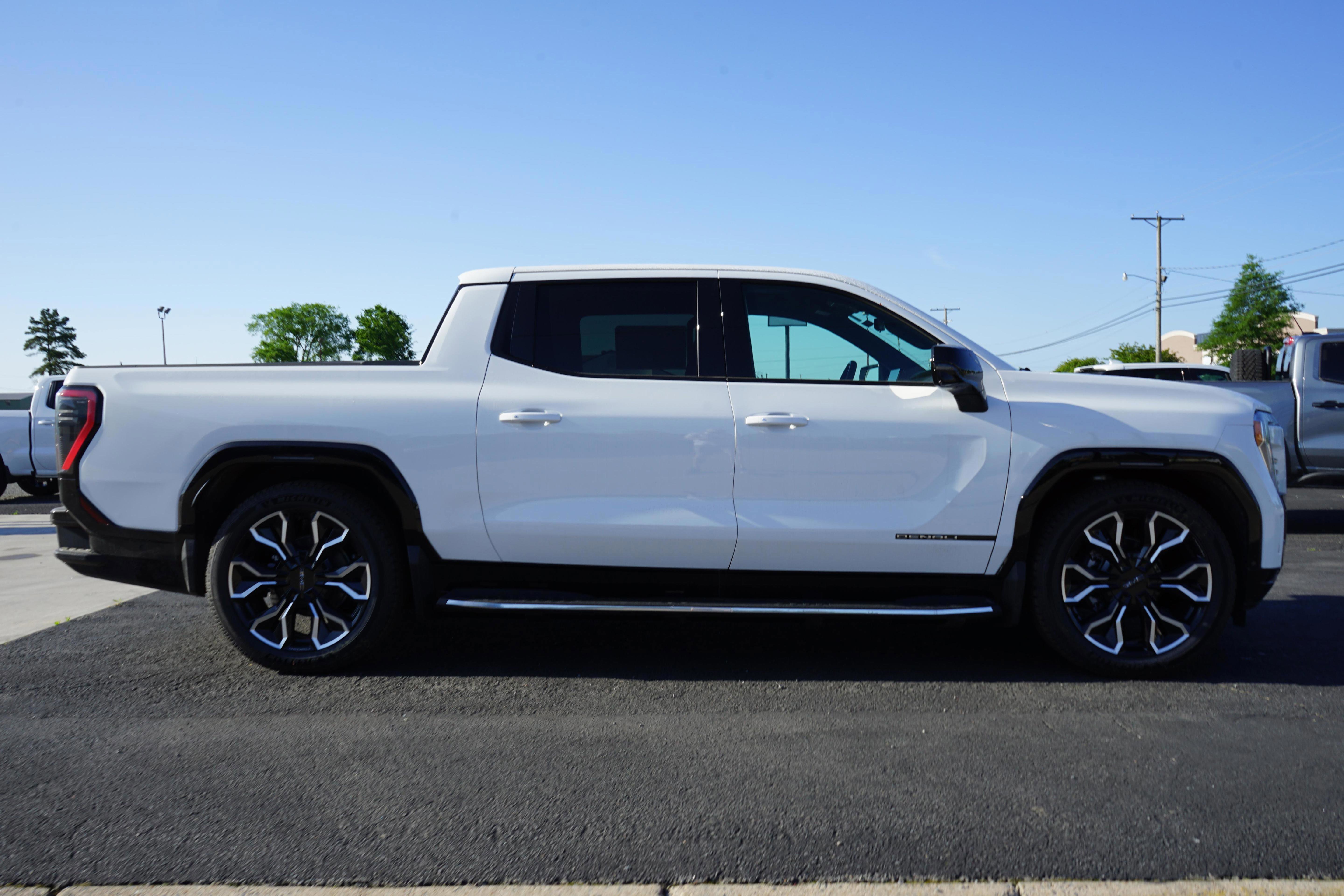 New 2025 GMC Sierra EV Denali image 6
