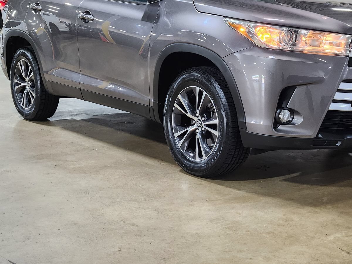 Used 2019 Toyota Highlander Plus FWD image 16